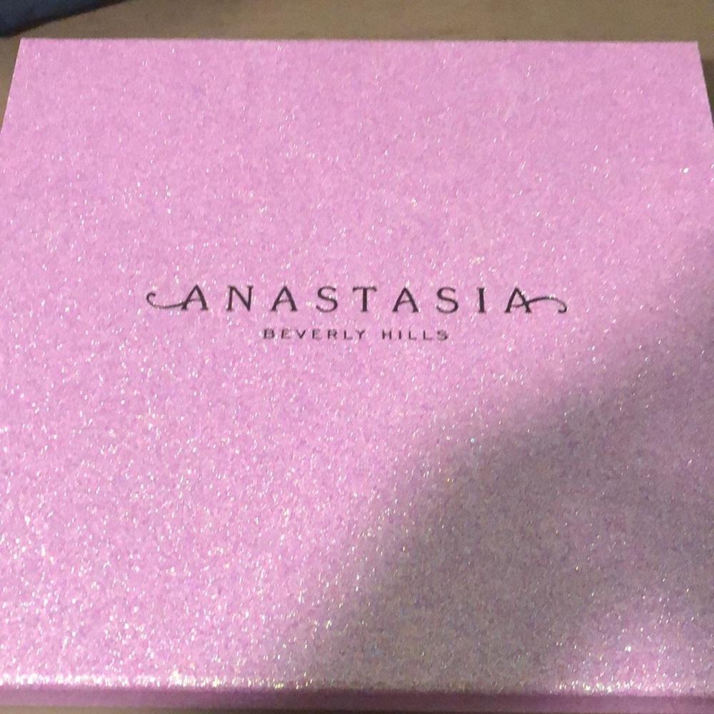 Anastasia Beverly Hills Norvina 2020 collection, never used